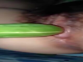 Beguiling mademoiselle masturbation avec concombre, hd cochon vidéo 51
