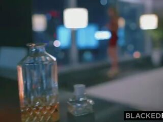 Blackedraw kurviga skönhet hooks upp med bbc bara efter parten