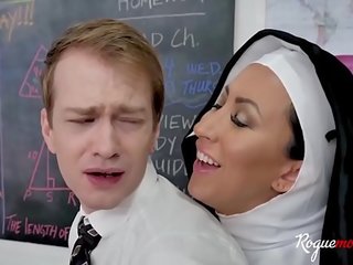 Catholic nunn turns üliõpilased sisse seks film orjad