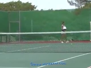 Minka - напълно гол тенис 2010, безплатно секс 82